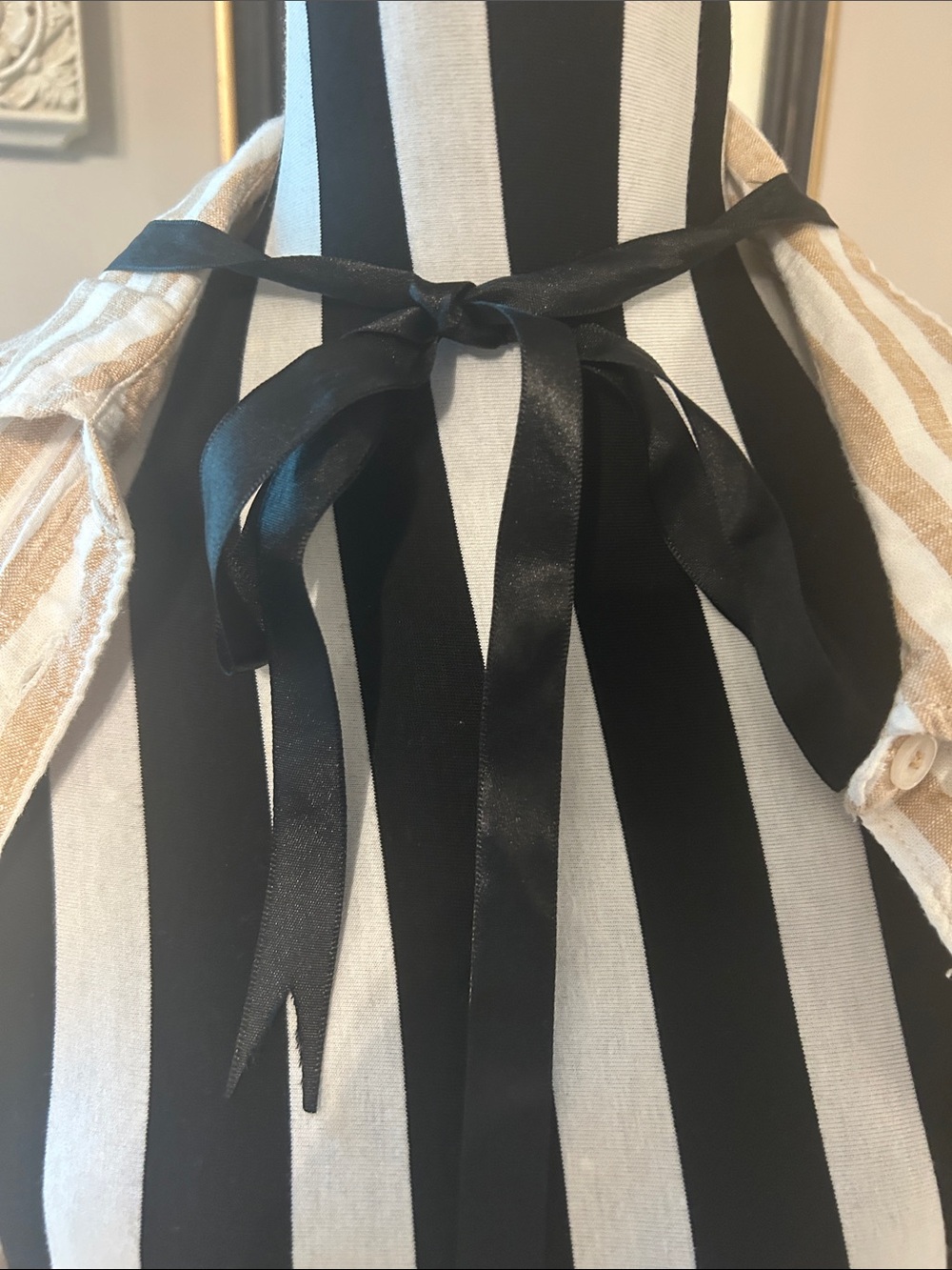 Vintage Pearl necklace with black ribbon tie - Picture 3 of 4